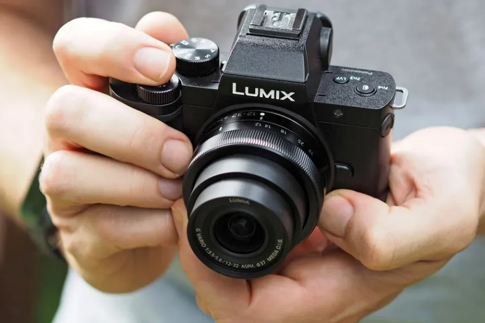 How to Use a Mirrorless Camera