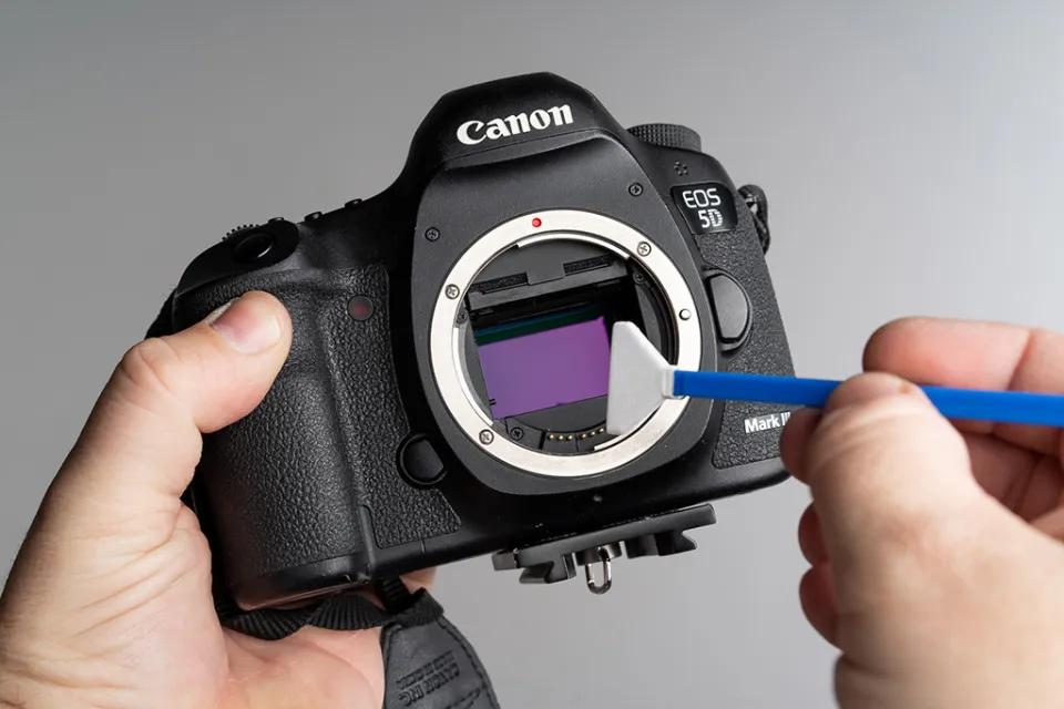 How to Clean Camera Sensor